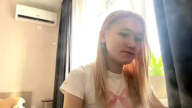 TwinedPeril online show from October 8, 7:06 am