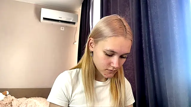 TwinedPeril online show from October 11, 7:07 am