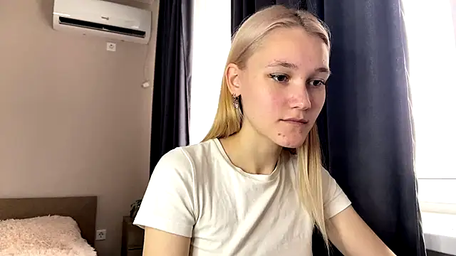 TwinedPeril online show from October 14, 7:09 am