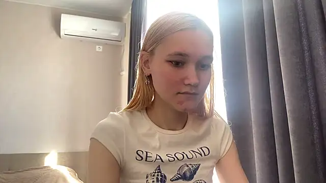 TwinedPeril online show from October 22, 7:08 am