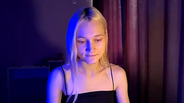 TwinedPeril online show from November 20, 7:19 am