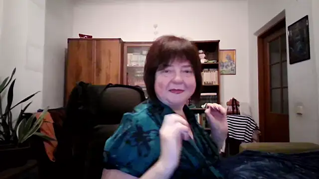 Violet Pulse online show from December 16, 3:06 pm