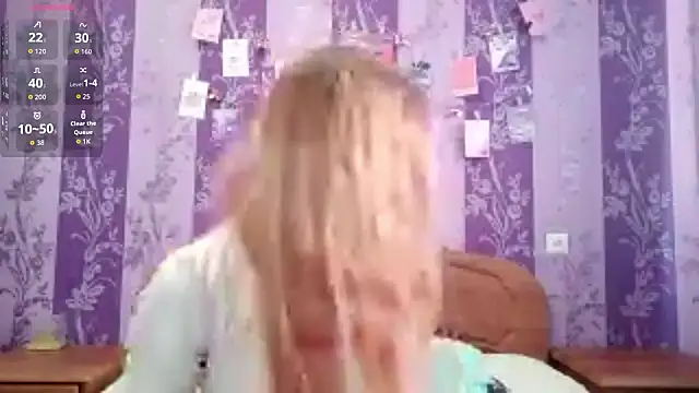 Snapshot of Lutangogansit chatting on March 1, 4:25 am Lutangogansit online show from March 1, 4:25 am