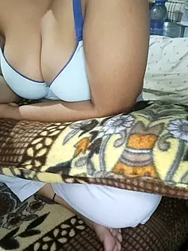 Snapshot of Adadhana_Cam chatting on December 17, 9:59 am Adadhana Cam online show from December 17, 9:59 am