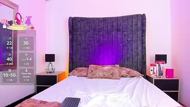 Snapshot of VanessaParis__ chatting on November 21, 9:35 pm VanessaParis online show from November 21, 9:35 pm