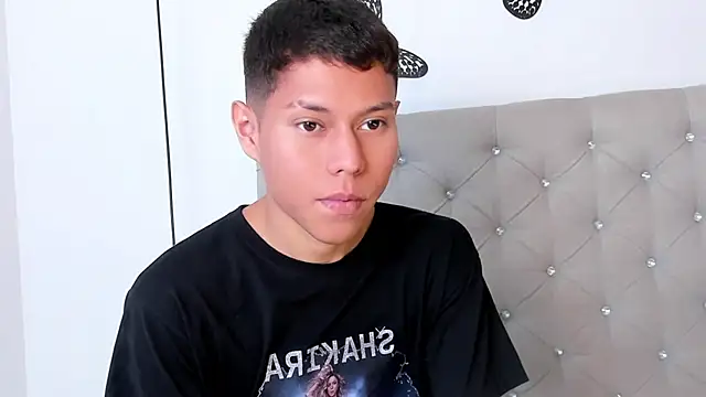 Snapshot of Little_liam chatting on October 15, 7:25 pm Little liam online show from October 15, 7:25 pm