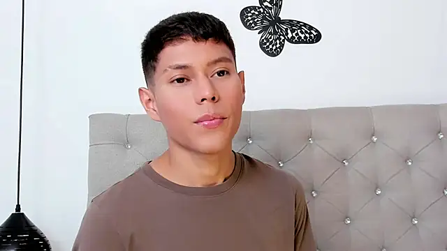 Snapshot of Little_liam chatting on October 28, 7:27 pm Little liam online show from October 28, 7:27 pm