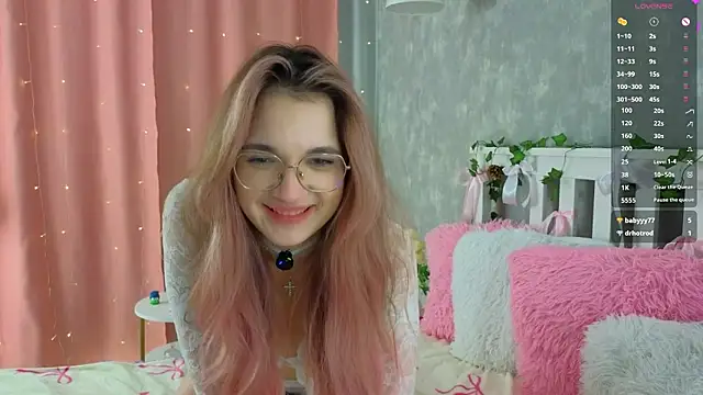 vivyboo111 online show from March 23, 9:41 pm