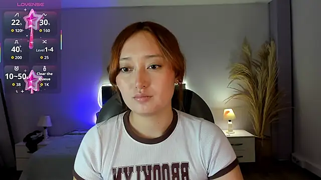 Snapshot of Samara_Hilton_2 chatting on September 27, 7:08 pm Samara Hilton 2 online show from September 27, 7:08 pm