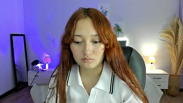Snapshot of Samara_Hilton_2 chatting on October 4, 8:29 pm Samara Hilton 2 online show from October 4, 8:29 pm