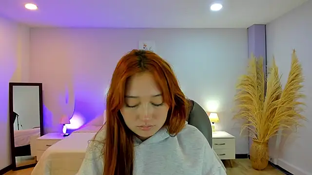 Snapshot of Samara_Hilton_2 chatting on October 8, 7:55 pm Samara Hilton 2 online show from October 8, 7:55 pm
