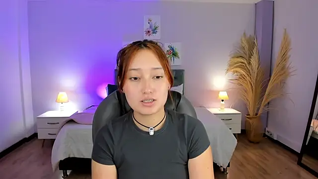 Snapshot of Samara_Hilton_2 chatting on October 20, 7:14 pm Samara Hilton 2 online show from October 20, 7:14 pm