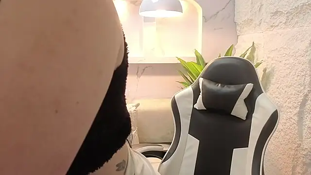 Snapshot of scarlett_smith_tp chatting on November 20, 12:49 pm scarlett smith tp online show from November 20, 12:49 pm