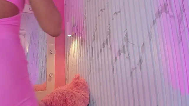 Snapshot of Missdionne_curly chatting on November 18, 11:36 am Missdionne curly online show from November 18, 11:36 am