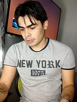 Snapshot of Mason_grey chatting on October 12, 10:20 pm Mason grey online show from October 12, 10:20 pm