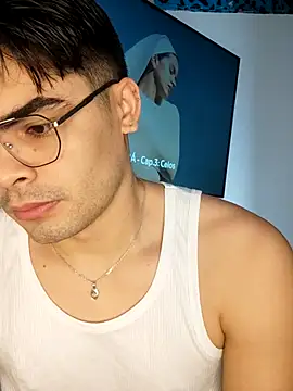 Snapshot of Mason_grey chatting on October 30, 12:06 pm Mason grey online show from October 30, 12:06 pm