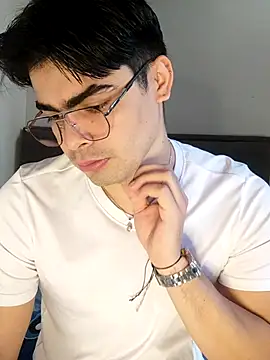 Snapshot of Mason_grey chatting on November 19, 1:11 pm Mason grey online show from November 19, 1:11 pm