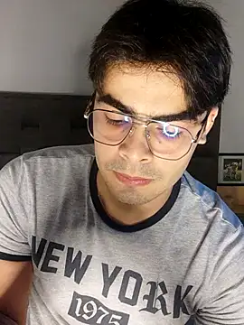 Snapshot of Mason_grey chatting on November 22, 10:09 pm Mason grey online show from November 22, 10:09 pm