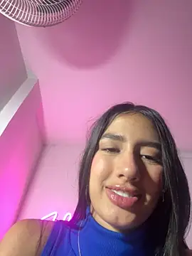 Snapshot of Julieta_Duque chatting on December 2, 11:11 pm Julieta Duque online show from December 2, 11:11 pm