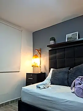 Snapshot of daniela_crozee_ chatting on October 18, 12:57 am daniela crozee online show from October 18, 12:57 am