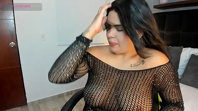 Snapshot of daniela_crozee_ chatting on October 29, 2:03 am daniela crozee online show from October 29, 2:03 am