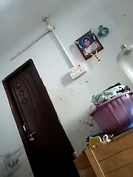 Snapshot of TeluguCuplehyd chatting on October 25, 4:31 am TeluguCuplehyd online show from October 25, 4:31 am