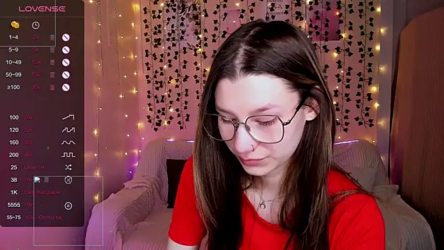 Snapshot of LinaBlossom_ chatting on January 15, 9:14 am LinaBlossom online show from January 15, 9:14 am