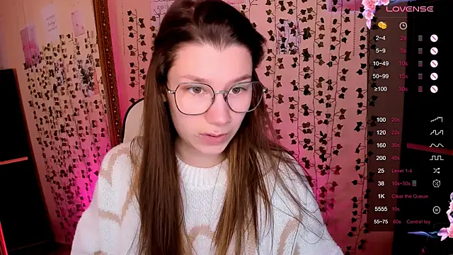 Snapshot of LinaBlossom_ chatting on March 1, 6:59 am LinaBlossom online show from March 1, 6:59 am