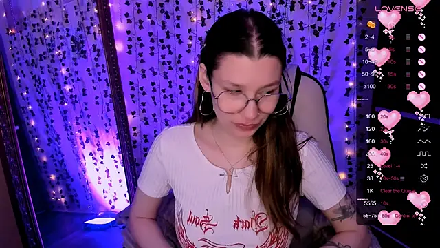 LinaBlossom  online show from April 4, 3:49 am