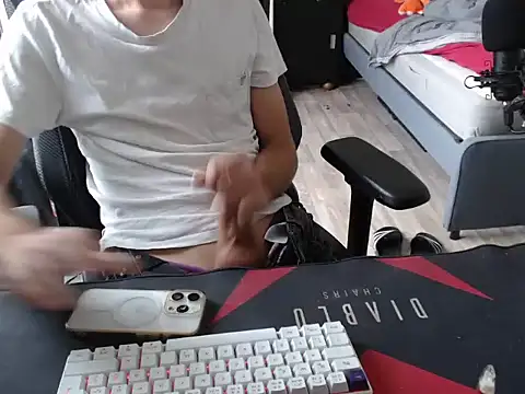 geil20CM2 online show from September 20, 11:22 am