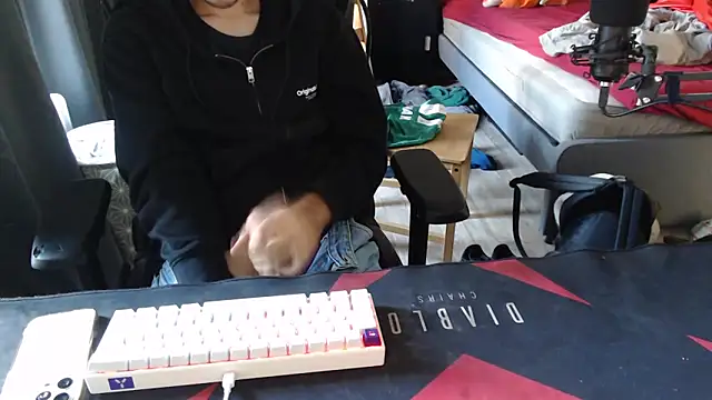 geil20CM2 online show from September 23, 3:04 pm