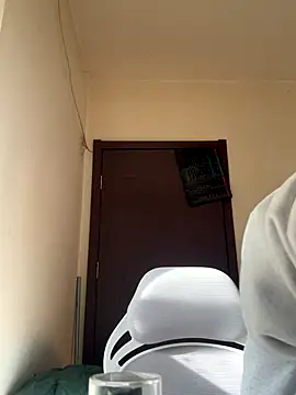 Snapshot of Tang-88 chatting on November 13, 2:21 am Tang-88 online show from November 13, 2:21 am