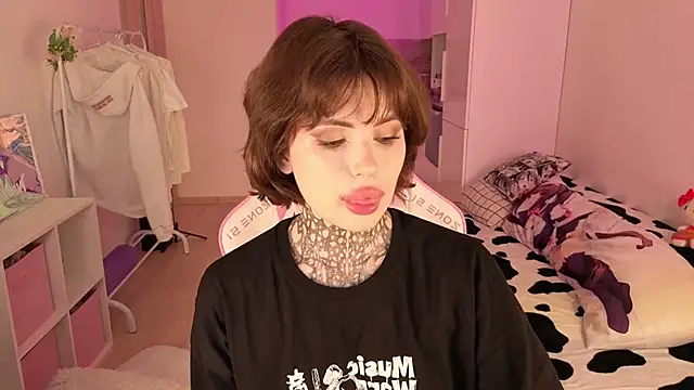 Snapshot of Eva_Sonic chatting on May 12, 3:03 am Eva Sonic online show from May 12, 3:03 am