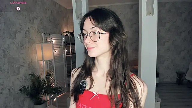 ReneeLippeatt online show from November 16, 7:30 pm