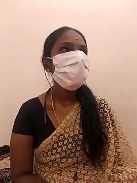 Snapshot of Tamil_Yalini12 chatting on December 4, 6:01 am Tamil Yalini12 online show from December 4, 6:01 am