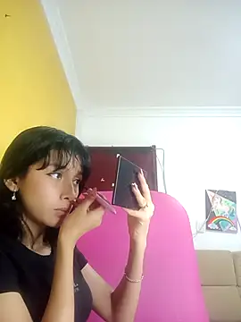 xoxo milk online show from October 12, 6:40 pm