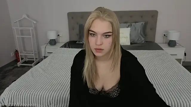 AlinaLiii online show from March 27, 6:19 am