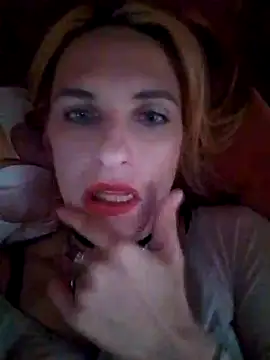 Snapshot of LaraDiva7799 chatting on October 6, 10:45 am LaraDiva7799 online show from October 6, 10:45 am