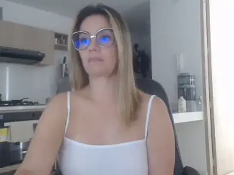 LovePaula online show from March 15, 3:48 pm