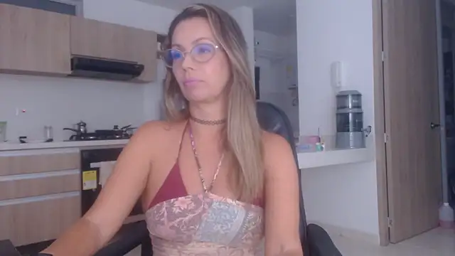 LovePaula online show from November 22, 9:58 pm