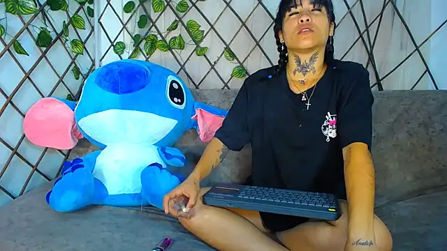 Snapshot of LiaGill chatting on September 25, 4:49 am LiaGill online show from September 25, 4:49 am