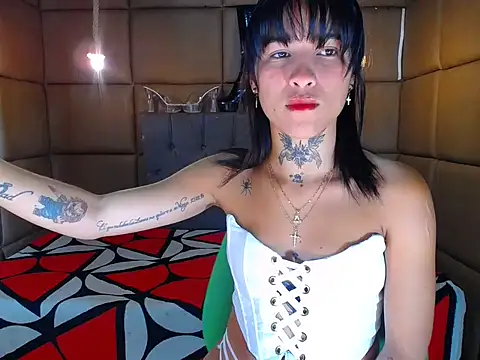 Snapshot of LiaGill chatting on October 7, 1:47 am LiaGill online show from October 7, 1:47 am