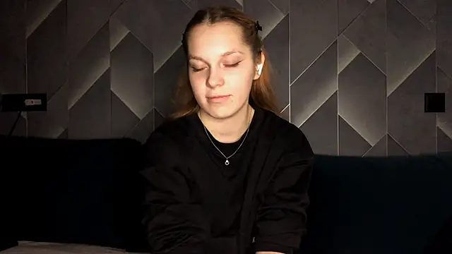 FoxLina online show from October 20, 7:36 pm