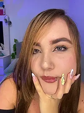 Snapshot of Dakota_Greys chatting on November 14, 5:33 pm Dakota Greys online show from November 14, 5:33 pm