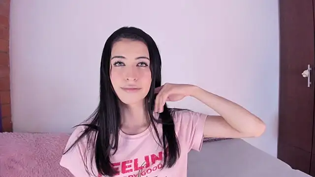 Snapshot of ScarlettRosetti chatting on November 30, 7:01 am ScarlettRosetti online show from November 30, 7:01 am