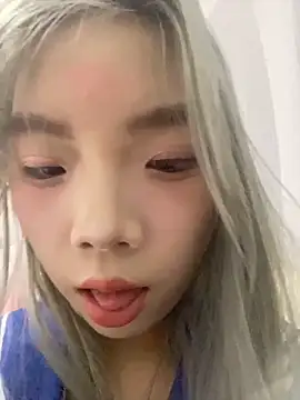 Snapshot of Aloves-21 chatting on December 5, 11:52 am Aloves-21 online show from December 5, 11:52 am