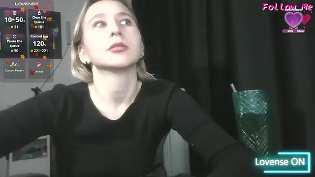 Snapshot of ChristinaFivePlus chatting on October 10, 6:18 pm ChristinaFivePlus online show from October 10, 6:18 pm