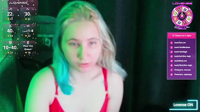 Snapshot of ChristinaFivePlus chatting on November 9, 4:27 pm ChristinaFivePlus online show from November 9, 4:27 pm