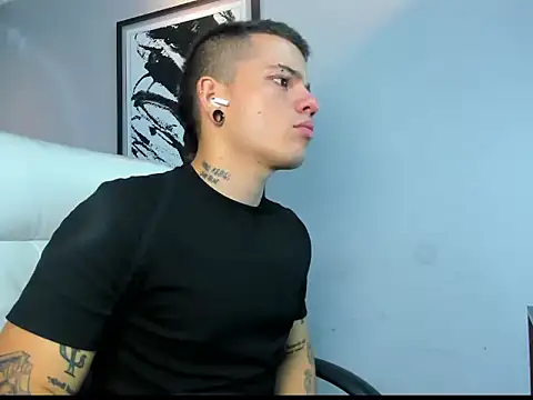 wildthor26 online show from September 30, 2:05 am