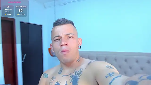 wildthor26 online show from February 10, 4:27 am